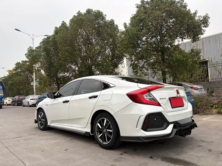 Фото 9 - Honda Civic