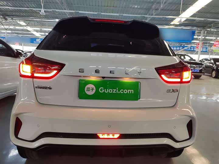 Фото 6 - Geely Geometry EX3