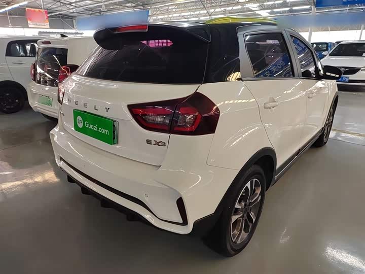 Фото 7 - Geely Geometry EX3