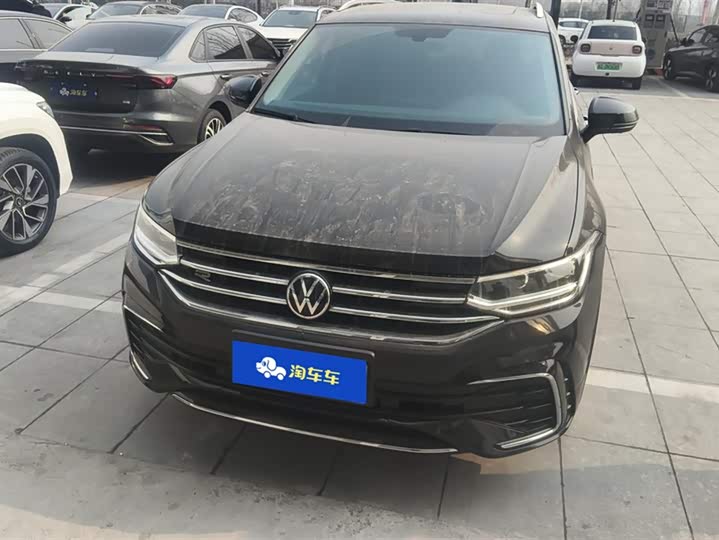 Фото 2 - Volkswagen Tiguan L Pro