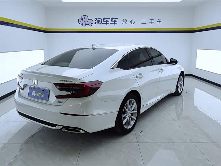 Фото 3 - Honda Accord