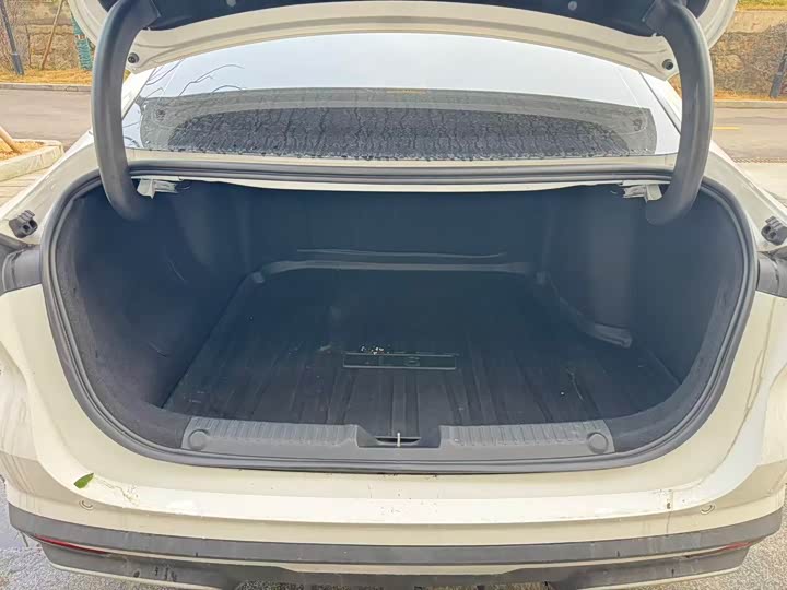 Фото 8 - Geely Galaxy L6