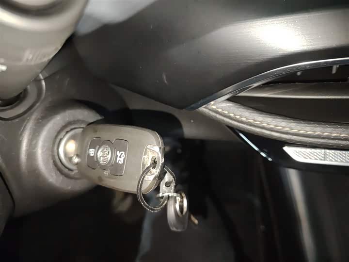 Фото 9 - Buick Verano