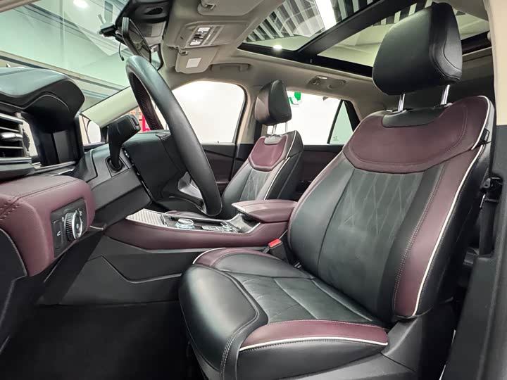 Фото 9 - Ford Explorer