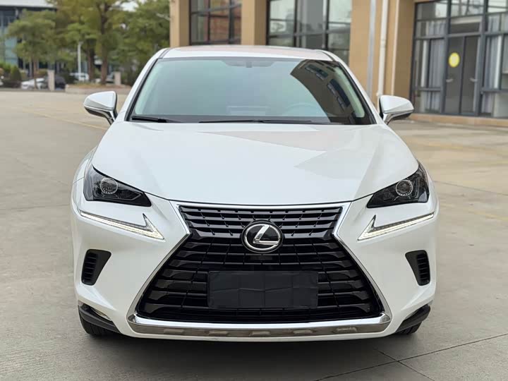 Фото 2 - Lexus NX