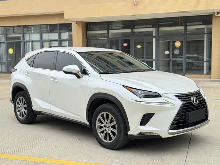 Фото 3 - Lexus NX