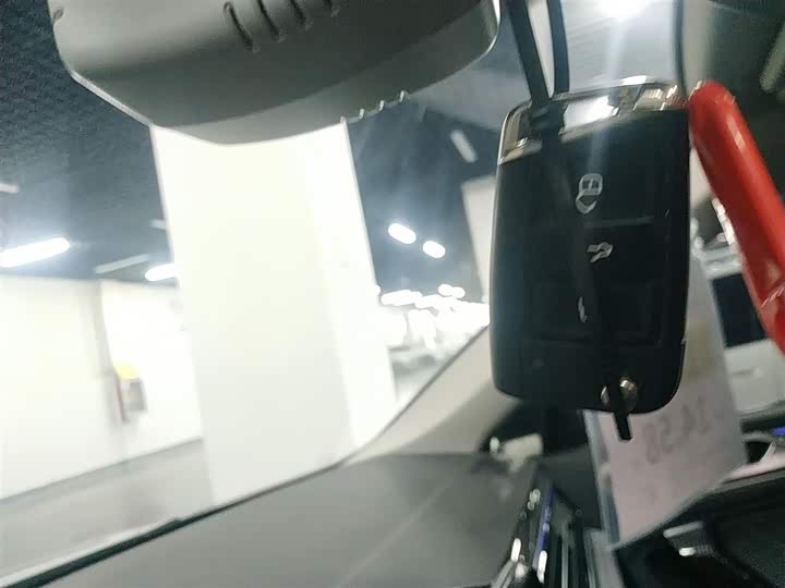 Фото 9 - Volkswagen Tiguan X