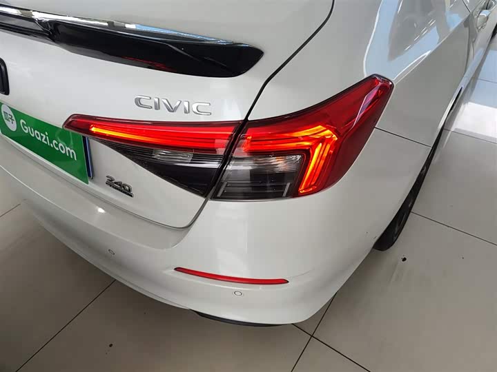 Фото 8 - Honda Civic