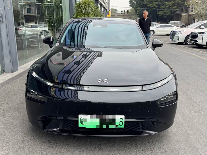 Фото 2 - XPeng P7