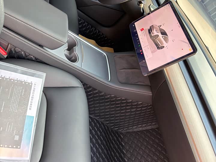 Фото 9 - Tesla Model 3