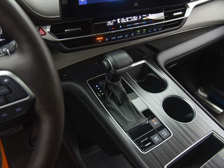 Фото 8 - Toyota Granvia