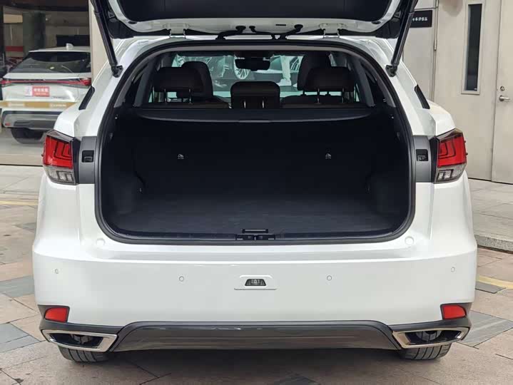 Фото 3 - Lexus RX