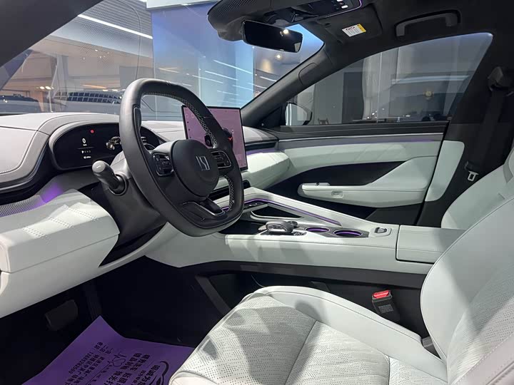 Фото 8 - Zeekr 001