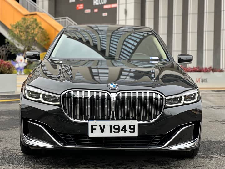 Фото 2 - BMW 7 Series