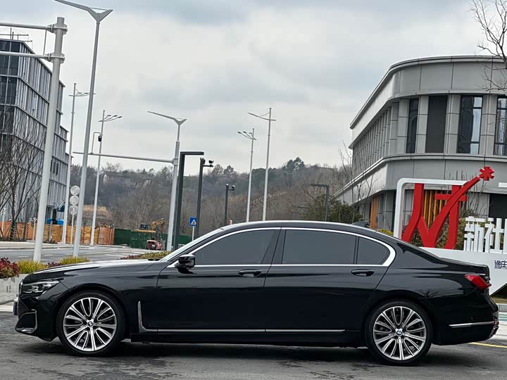 Фото 4 - BMW 7 Series