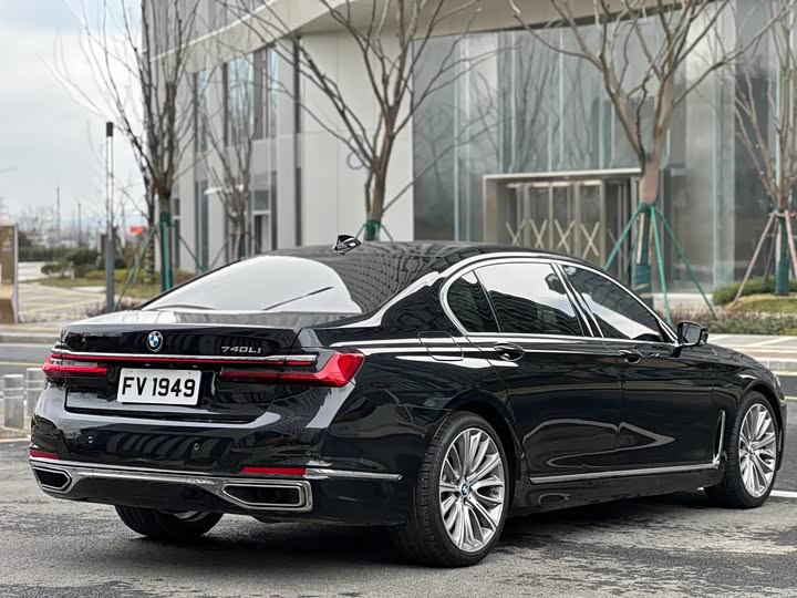 Фото 5 - BMW 7 Series