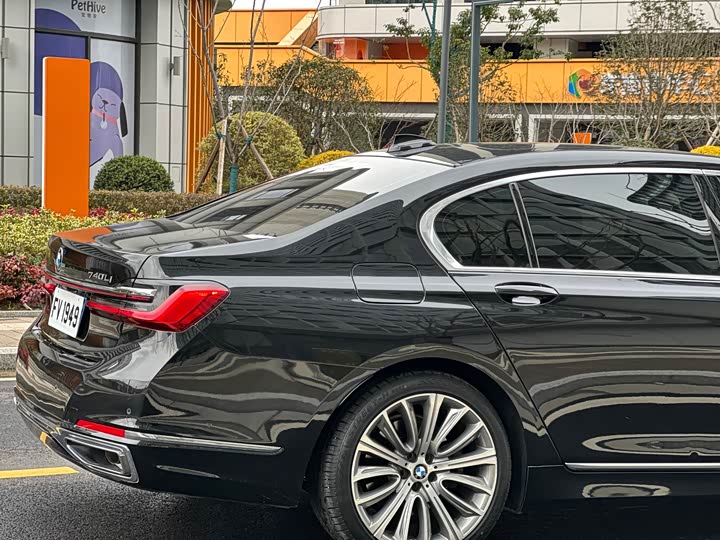 Фото 8 - BMW 7 Series