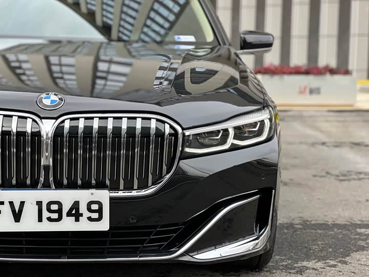 Фото 9 - BMW 7 Series