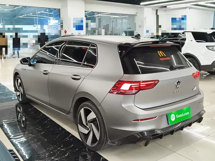 Фото 5 - Volkswagen Golf