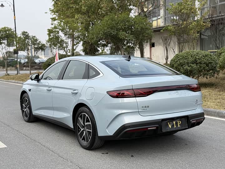 Фото 3 - BYD Qin L