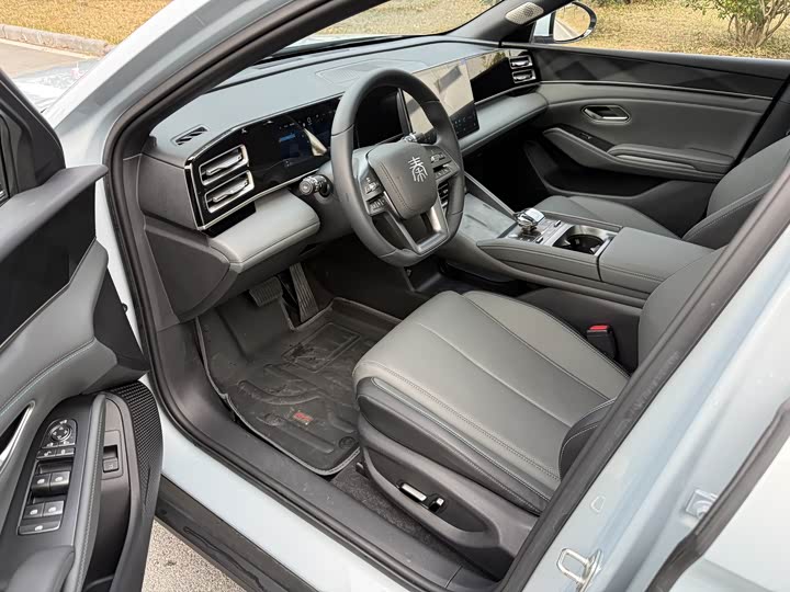 Фото 6 - BYD Qin L