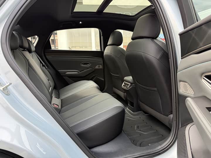 Фото 9 - BYD Qin L