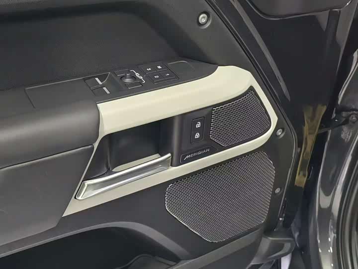 Фото 3 - Land Rover Defender