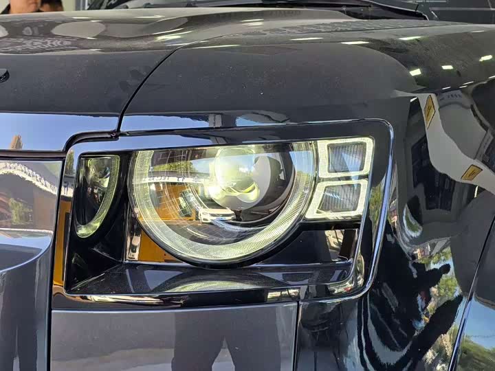 Фото 7 - Land Rover Defender