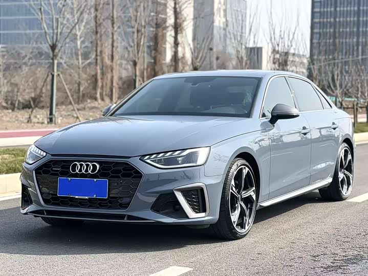 Фото 1 - Audi A4L