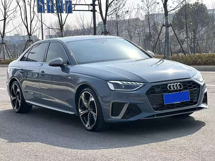 Фото 3 - Audi A4L