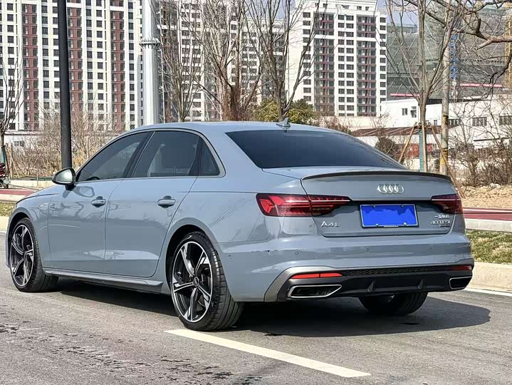 Фото 4 - Audi A4L