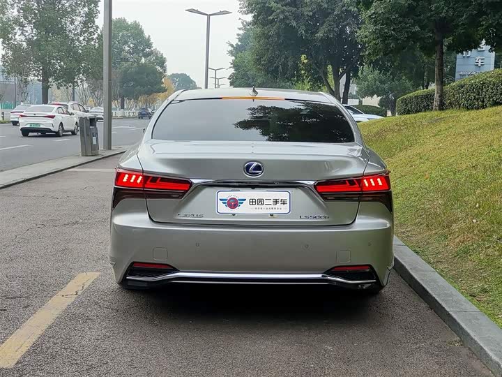 Фото 5 - Lexus LS