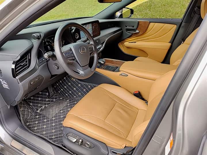 Фото 7 - Lexus LS