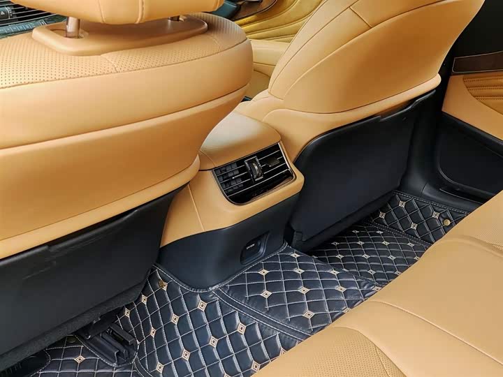 Фото 9 - Lexus LS