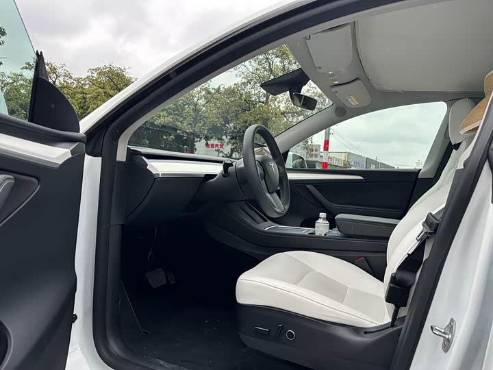 Фото 4 - Tesla Model Y