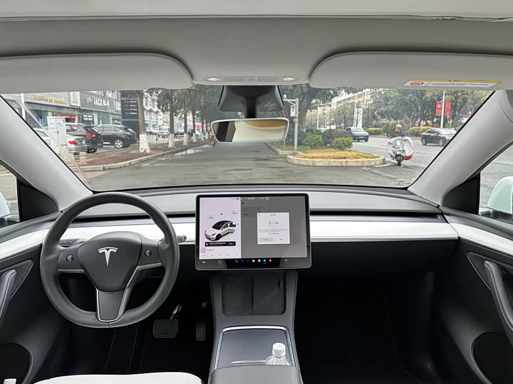 Фото 6 - Tesla Model Y