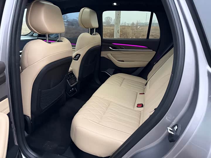 Фото 8 - Geely Monjaro