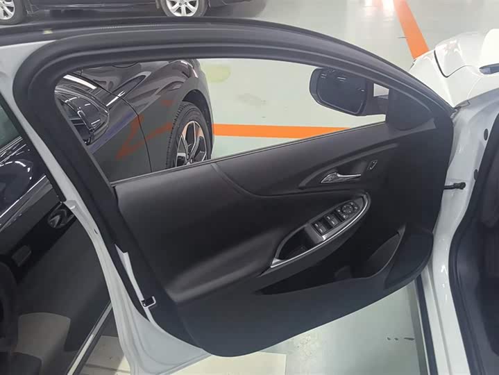 Фото 7 - Chevrolet Malibu XL