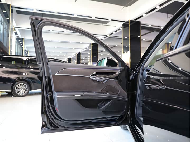 Фото 6 - Audi A8