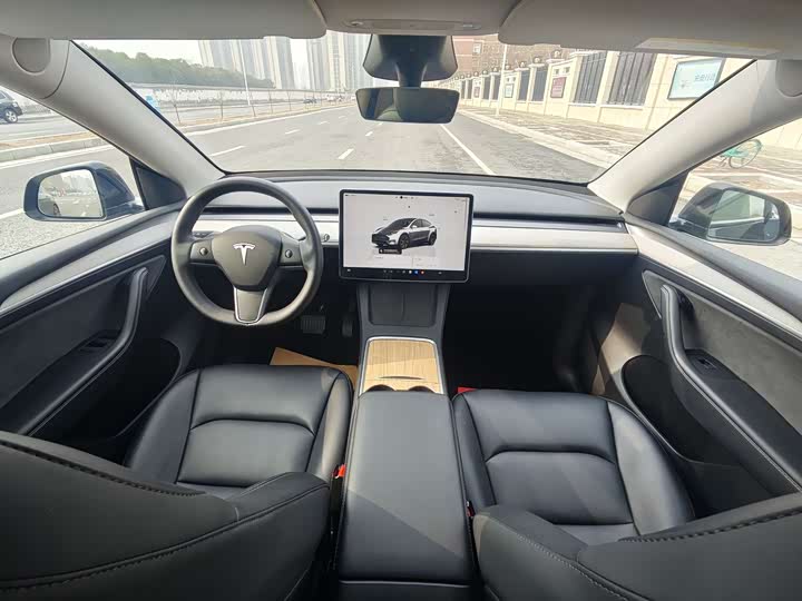 Фото 6 - Tesla Model Y