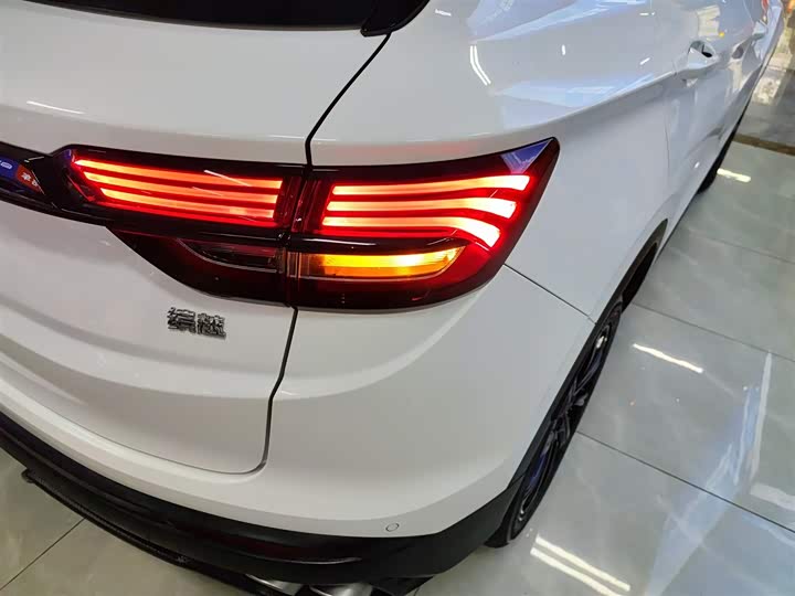 Фото 8 - Geely Coolray