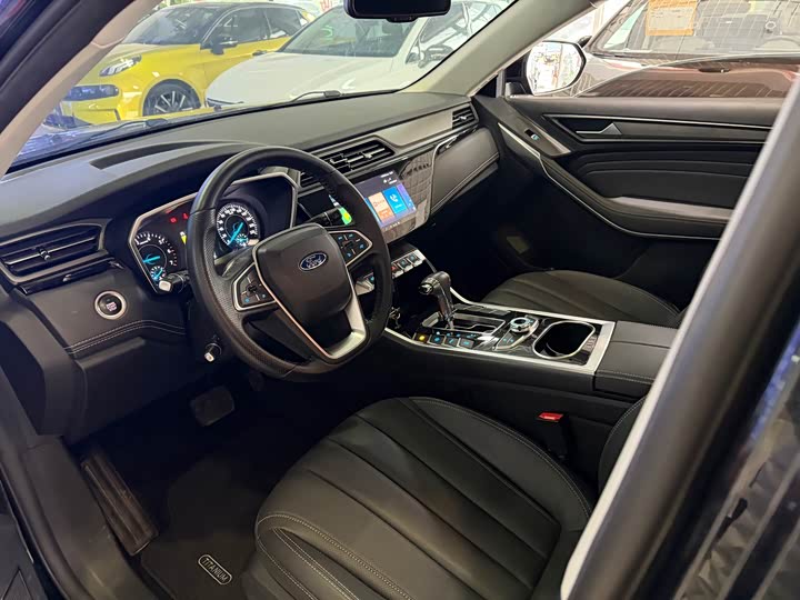 Фото 8 - Ford Territory