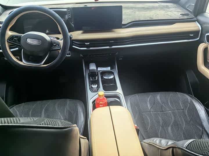 Фото 8 - Geely Okavango L