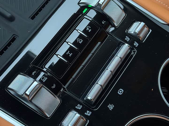 Фото 6 - Tank 500 Hybrid