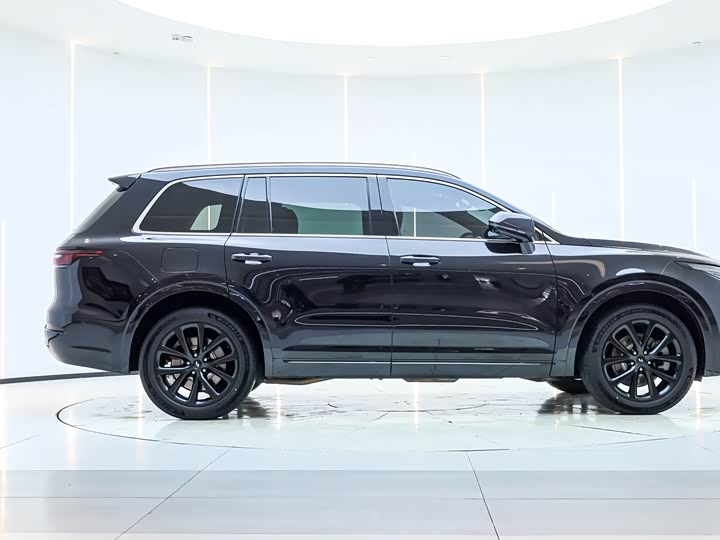 Фото 2 - LiXiang One