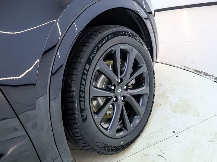 Фото 9 - LiXiang One