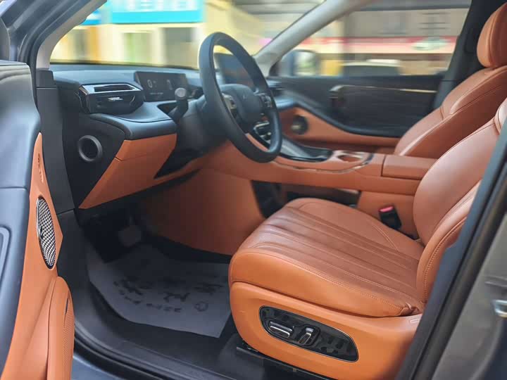 Фото 8 - GAC Aion V