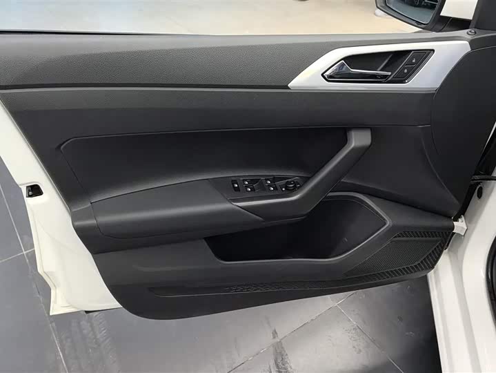 Фото 7 - Volkswagen Polo