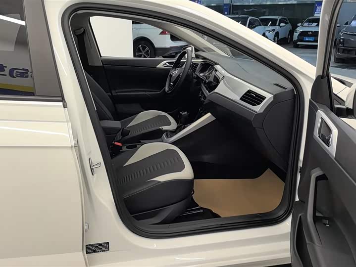 Фото 8 - Volkswagen Polo