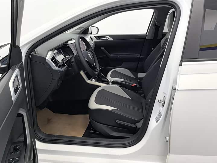 Фото 9 - Volkswagen Polo